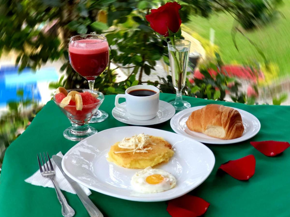 Hosteria Kasadasa Санто-Доминго-де-лос-Колорадос Экстерьер фото